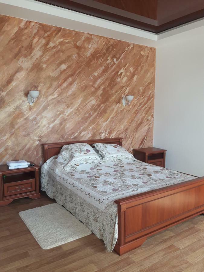 Киевская 43 Apartman Horol Kültér fotó